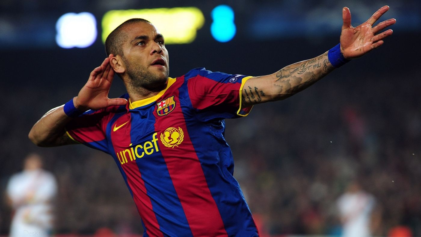 维尼修斯又遭种族歧视，对手球迷当他面模仿猴子动作