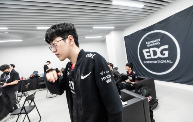 执行来实现 执行来实现