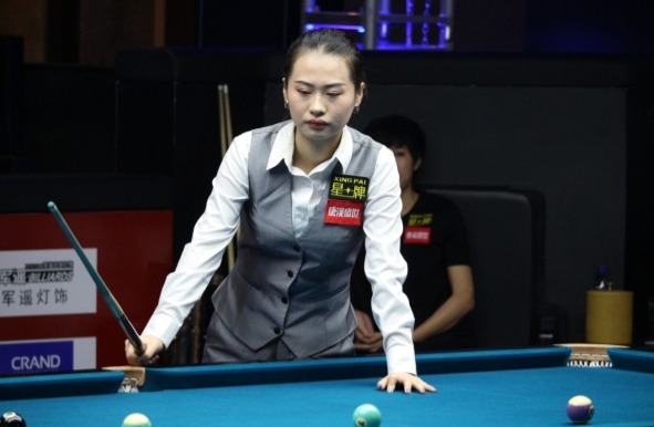 其中一人 其中一人